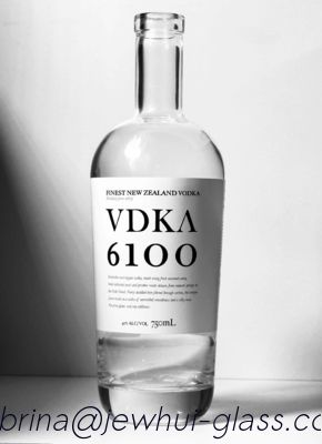 شراء 750ml VDKA 6100 VODKA GLASS BOTTLE, SUPER FLINT, PAPER LABEL DECORTION, New Zealand Vokda تصنيع عبر الإنترنت